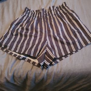 Black and white high waisted shorts large